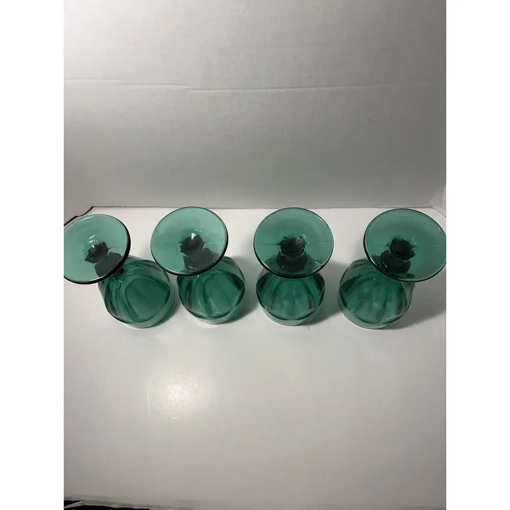 Set Of 4 Green Duratuff vintage Glasses
